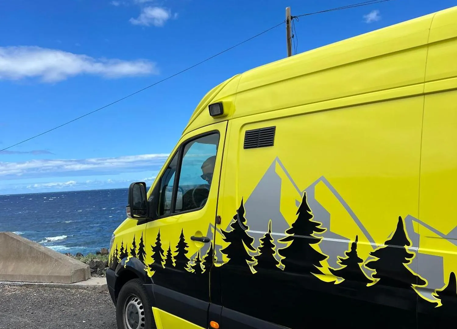 Camping On Road- Feel Freedom With Campervan! Guincho  España